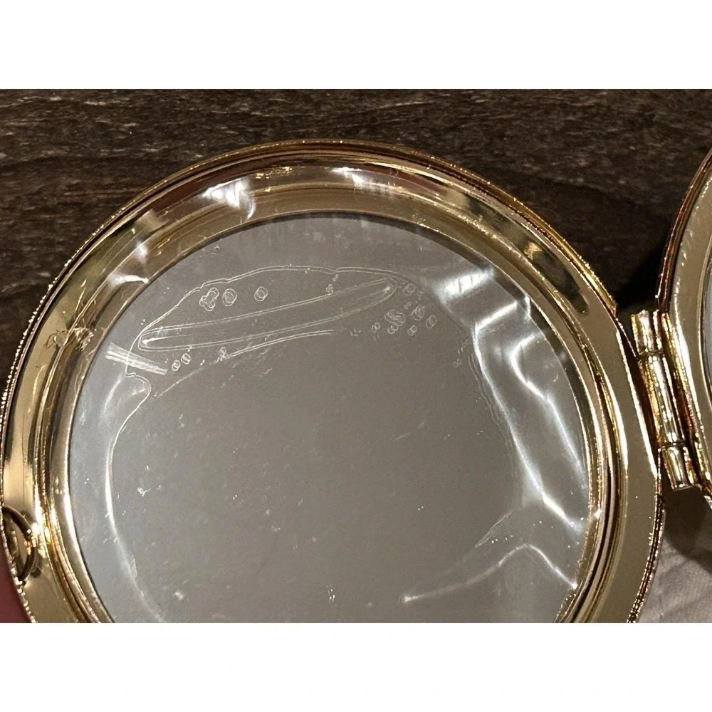Vintage Compact with Mirror Jeweled Snowflake Gold Tone‎ Enamel Winter White